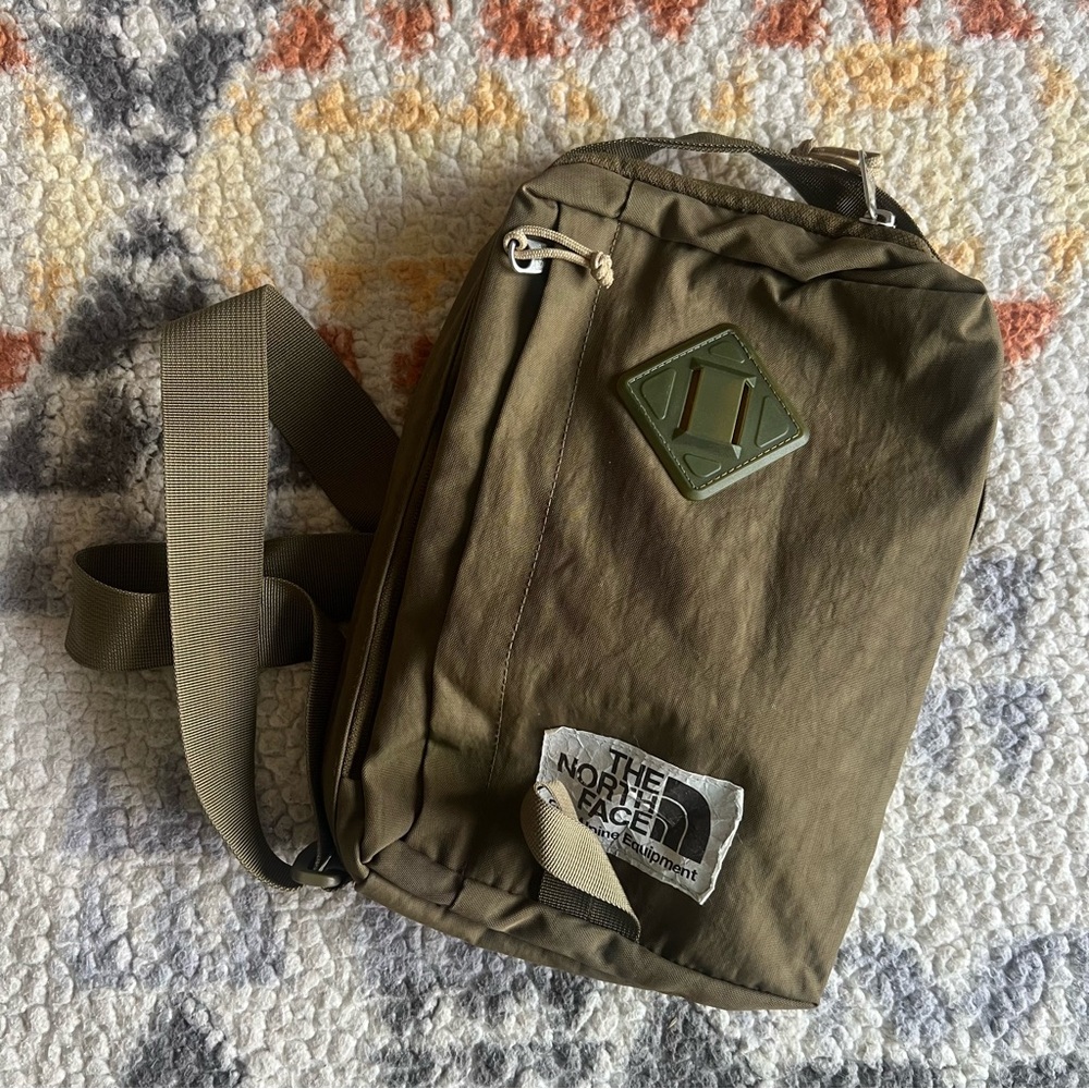 The North Face Berkley Field Bag in Military Olive/Antelope Tan